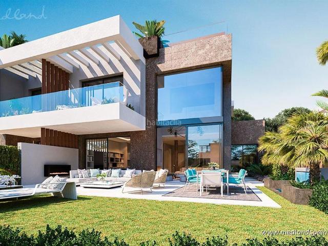 Chalet en venta en Marbella, Río Real. Exclusivo chalet adosado de 4 dormitorios, piscina privada y vistas al mar en Marbella. Chalets.