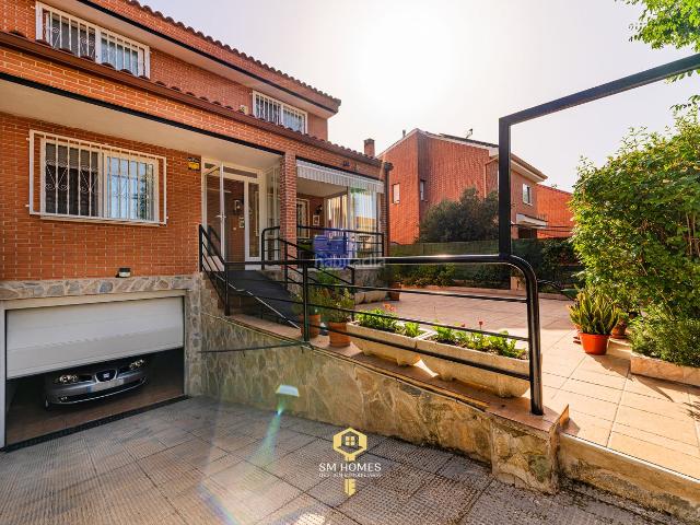 Chalet en venta en Meco, Meco pueblo. ¡Increíble chalet independiente en Meco!. Chalets.