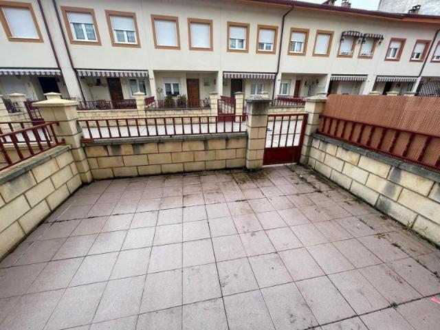 Chalet en venta en Medina de Pomar