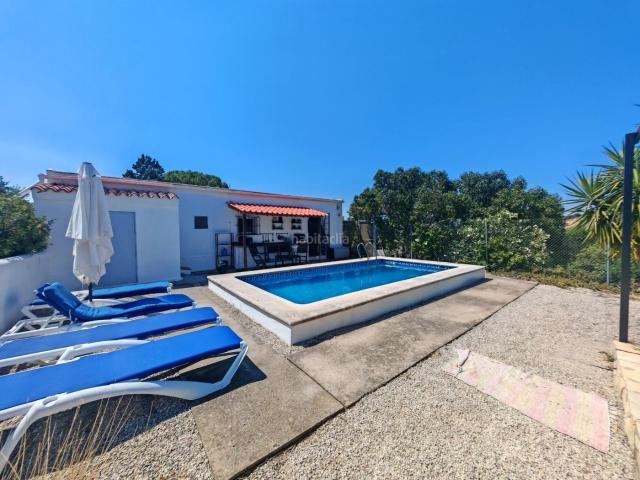 Chalet en venta en Medina Sidonia. Chalet independiente con parcela segregada de 6300m2 en El Berrueco. Chalets Medina.