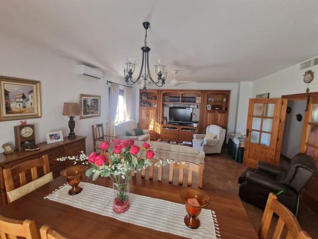 Chalet en venta en Medina Sidonia. Chalet independiente con sótano en San José de Malcocinado. Chalets Medina.