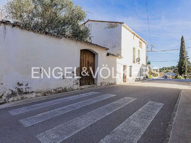 Chalet en venta en Mediona, de 249 m² 6 habitaciones por 240.000