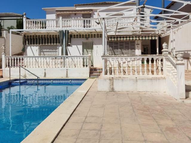 Chalet en venta en Mengíbar. Chalets.