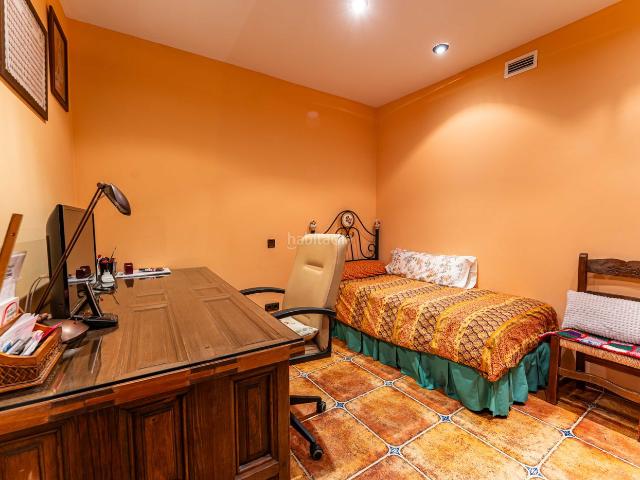 Chalet en venta en Méntrida. CAPITAL HOME VENDE EN EXCLUSIVA CASA ADOSADA EN MÉNTRIDA. Chalets.