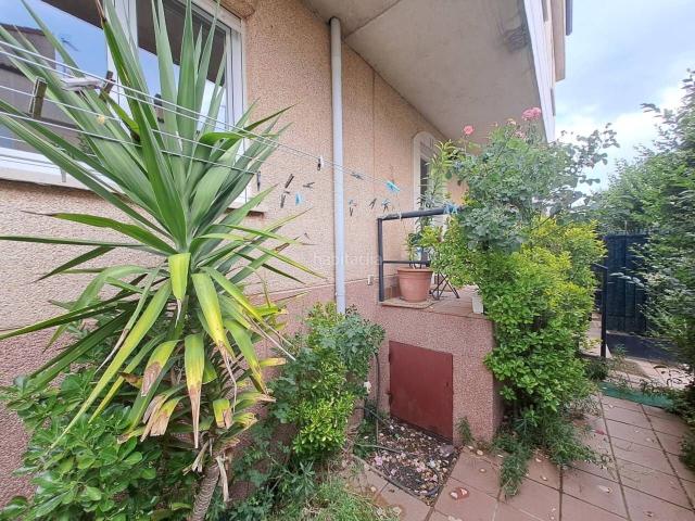 Chalet en venta en Merindad de Río Ubierna. ESTUPENDO CHALET COMO NUEVO CON JARDIN Y GARAJE A UN PASO DE BURGOS. Chalets Merindad de Río.