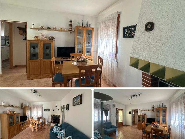 Chalet en venta en Miami Platja, Centre Costa Dorada. Oportunidad unica! Chalet individual en pleno centro Miami Playa!. Chalets Miami.