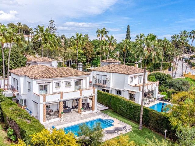 Chalet en venta en Mijas, Calahonda. Chalet Independiente en venta en Calahonda, Mijas Costa. Chalets.