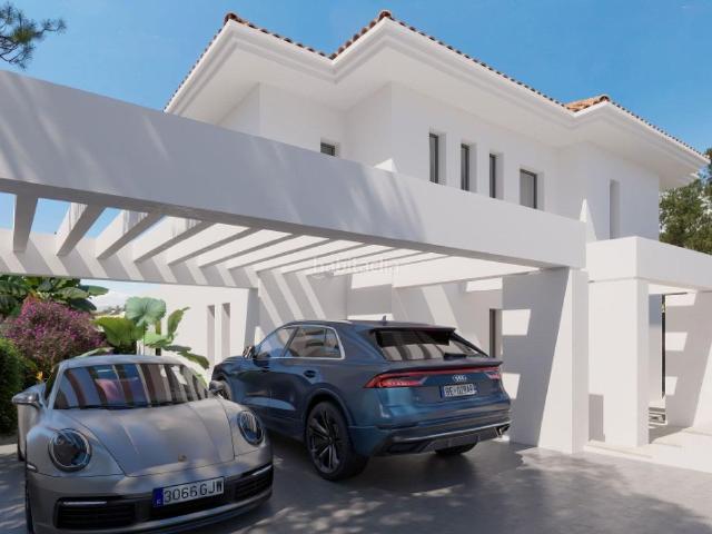 Chalet en venta en Mijas, Calahonda. Villa de lujo de 4 dormitorios y 4 baños a 5 minutos de la Playa. Calahonda, Mijas. Chalets.