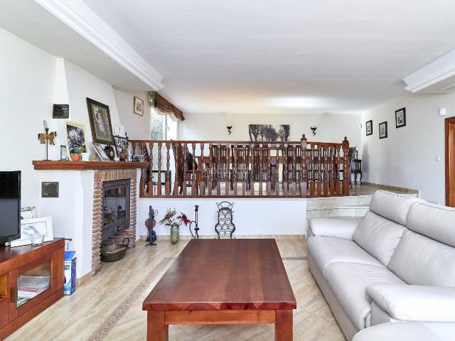 Chalet en venta en Mijas, Campo de Mijas. IMPRESIONANTE CHALET INDEPENDIENTE de 5 Dormitorios 4 Baños en Campo Mijas. Chalets.