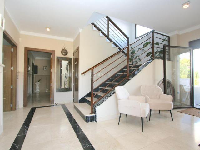 Chalet en venta en Mijas, Campo de Mijas. Villa Aislada de 8 dormitorios en Sierrezuela. Chalets.