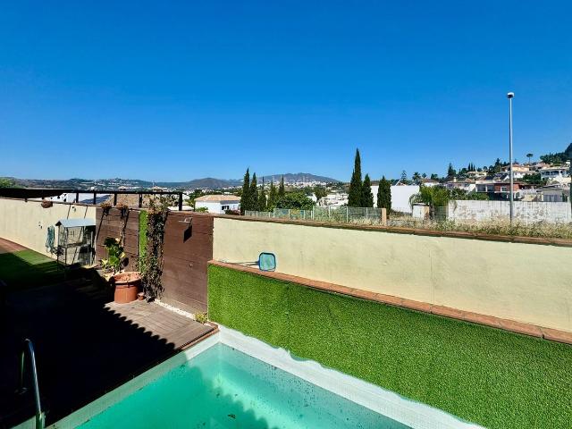 Chalet en venta en Mijas, Campo de Mijas. VILLA INDEPENDIENTE CON APARTAMENTO PRIVADO Y LICENCIA IDEAL PARA ALQUILER VACACIONAL EN LA SIERREZUELA. Chalets.