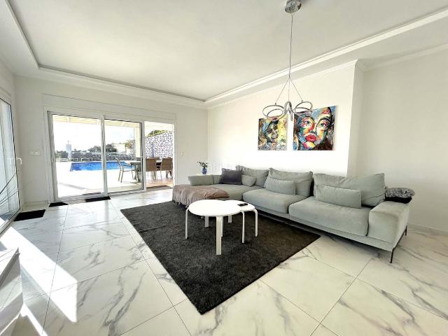 Chalet en venta en Mijas, Centro. Villa Aislada de 7 dormitorios en Mijas Costa. Chalets.