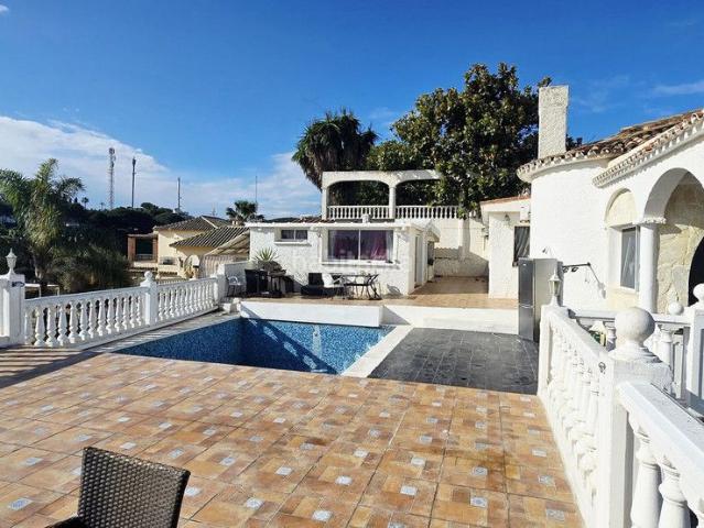 Chalet en venta en Mijas, Centro. Villa Aislada de 7 dormitorios en Mijas Costa. Chalets.