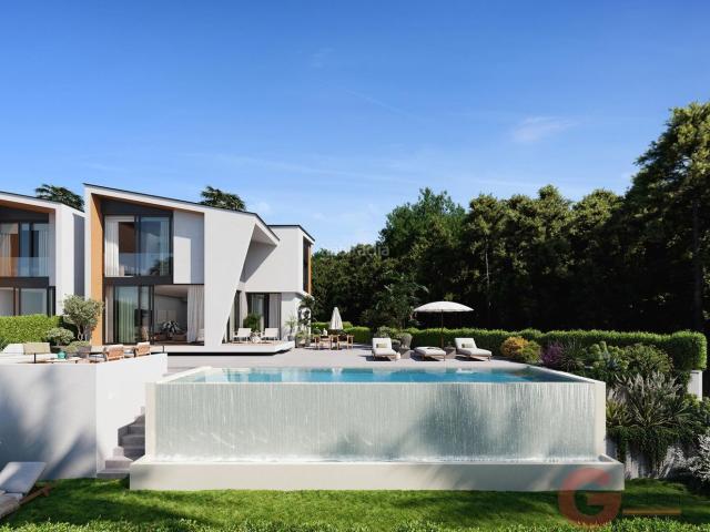 Chalet en venta en Mijas, El Faro de Calaburra Chaparral. MijasVilla. Chalets.