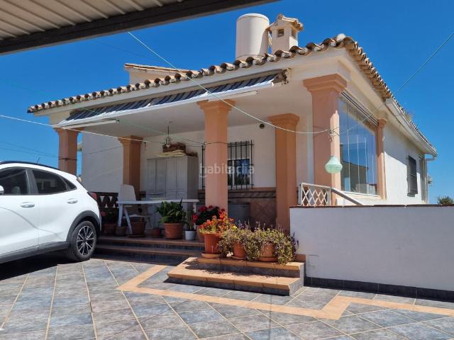 Chalet en venta en Mijas, El Faro de Calaburra Chaparral. UNA VILLA CON UN SIN FIN DE POSIBLIDADES. Chalets.