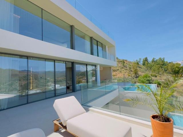 Chalet en venta en Mijas, La Cala Golf Lagar Martell. CASA AQUA VILLA DE LUJO CONTEMPORÁNEA CON VISTAS AL MAR Y TECNOLOGÍA PASSIVHAUS. Chalets.