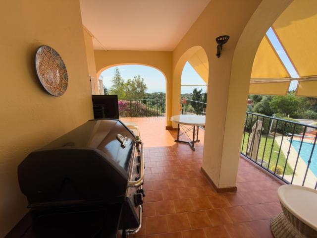 Chalet en venta en Mijas, Mijas pueblo. VILLA INDEPENDIENTE EN MIJAS: DOS VIVIENDAS EN UNA CON NEGOCIO DE ALQUILER ACTIVO. Chalets.