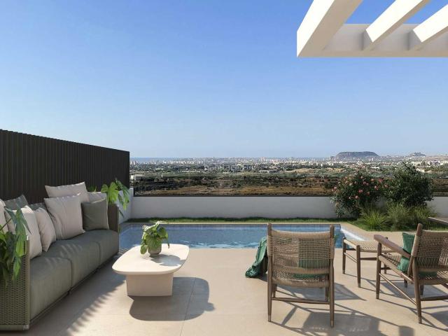 Chalet en venta en Mutxamel, Centro. Villas independientes muy cerca de las famosas playas de Alicante. Chalets.