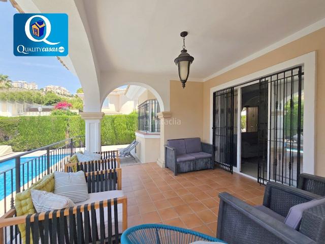 Chalet en venta en Mutxamel, Bonalba Cotoveta. Villa en venta en Bonalba, 4 dormitorios. Chalets.