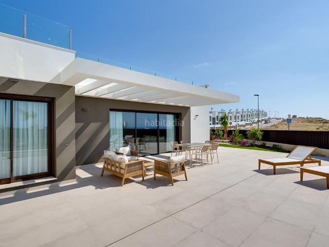 Chalet en venta en Mutxamel, Bonalba Cotoveta. Espectacular chalet de obra nueva con vistas al mar, a la venta en Mutxamel. Chalets.