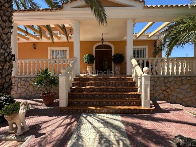 Chalet en venta en Mutxamel, La Huerta. CHALET CON PISCINA VISTAS ESQUINA MUCHAMIEL. Chalets.