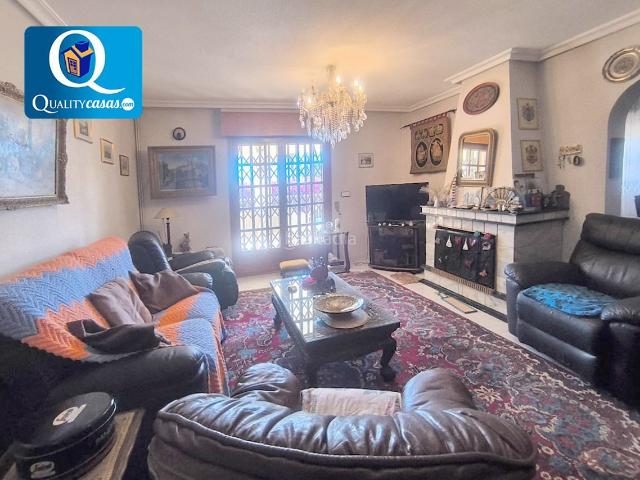 Chalet en venta en Mutxamel, La Huerta. Villa en venta en La Huerta, 5 dormitorios. Chalets.