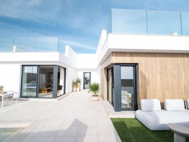 Chalet en venta en Murcia, Beniaján. MONTEMAR VILLAS CON PISCINA PRIVADA Y AEROTERMIA EN ALTAONA GOLF. Chalets.