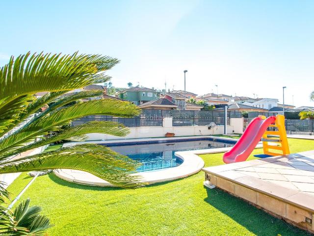 Chalet en venta en Murcia, El Esparragal. CHALET EN URB.MONTEPINAR. Chalets.