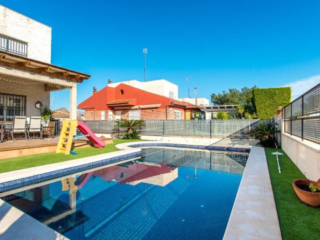 Chalet en venta en Murcia, El Esparragal. CHALET EN URB.MONTEPINAR. Chalets.