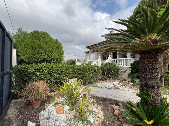 Chalet en venta en Murcia, El Esparragal. SE VENDE CHALET CON PARCELA, JARDÍN, HUERTO Y PISCINA. Chalets.