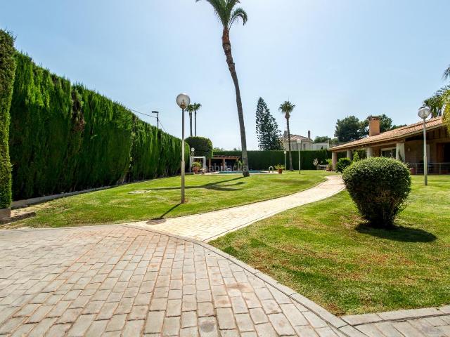 Chalet en venta en Murcia, Puente Tocinos. Chalet con 2.340m2 de parcela en Puente Tocinos. Chalets.