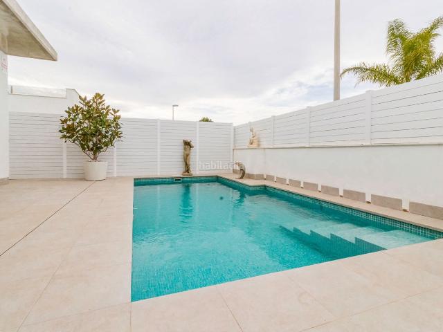 Chalet en venta en Murcia, Sucina. Vivienda Ref PB038 ampnbspPresentamos esta exclusiva villa unifamiliar de estilo moderno y elegante, situada en una urbanizacioac. Chalets.