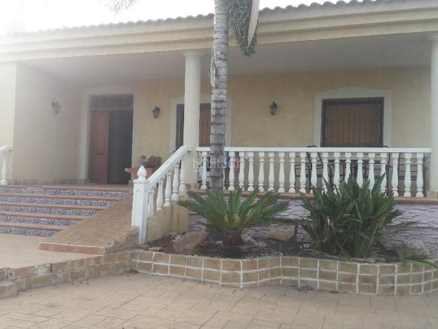 Chalet en venta en Murcia, Torreagüera. SE VENDE CHALET CON AMPLIA PARCELA A 10 MINUTOS DE MURCIA CAPITAL. Chalets.