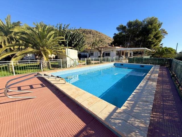 Chalet en venta en Novelda. 2569X Disfruta de tu propio paraíso en Novelda!. Chalets.