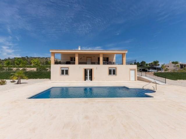 Chalet en venta en Novelda, Comunidad valenciana