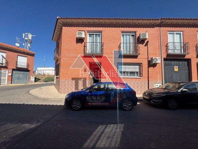 Chalet en venta en Novés. Chalets.