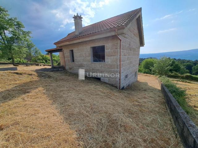 Chalet en venta en Nogueira de Ramuín. ATENCIÓN Excelente CHALET individual en construcción. SAN MIGUEL DO CAMPO. Chalets Nogueira de.
