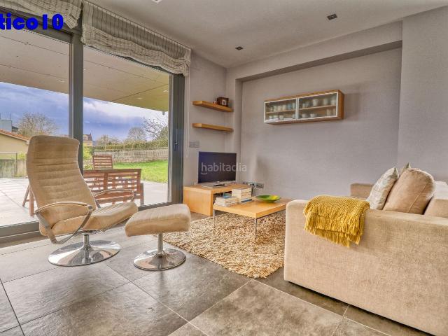 Chalet en venta en Noreña. IMPECABLE LUMINOSO ACOGEDOR. Chalets.