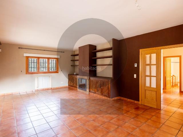 Chalet en venta en Navacerrada. InmoGil Gestión, Chalet independiente en venta en Navacerrada pueblo. Chalets.