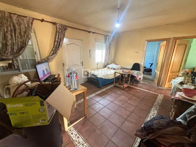 Chalet en venta en Navahondilla. CHALET INDEPENDIENTE CON CUATRO HABITACIONES Y UN BAÑO EN URBANIZACIÓN PINAR DEL VALLE NAVAHONDILLA. Chalets.