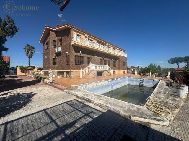 Chalet en venta en Navalcarnero, Centro. NavalcarneroChalet. Chalets.