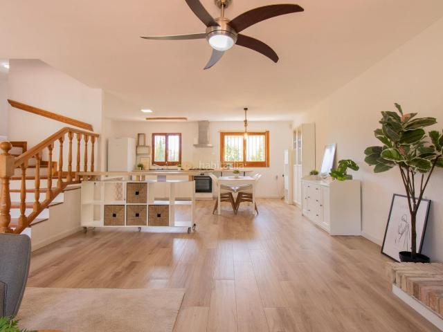 Chalet en venta en Náquera, San Miguel El Paraiso. Chalet independiente con piscina y parcela de 880 m2 en Urb. San Miguel Náquera. Chalets.