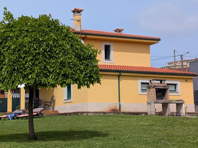 Chalet en venta en Neda. chalet con vistas al mar. Chalets.