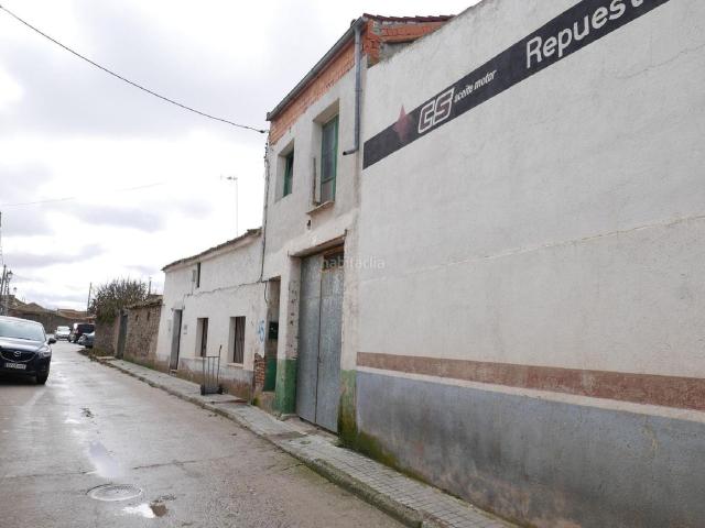 Chalet en venta en Nieva. Gran oportunidad de comprar una vivienda en la localidad de Nieva en Segovia. No dejes pasar esta gran ocasión de adquirir en prop. Chalets.