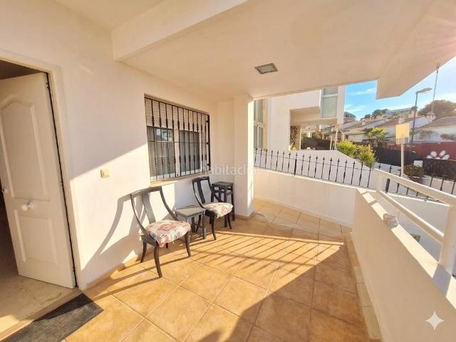 Chalet en venta en Nucia la, Coloma. Ocasión Chalet independiente con piscina, amueblado para entrar a vivir de 5 dormitorios cerca de la avd. Coloma, en la Nucia Alic. Chalets Nucia.