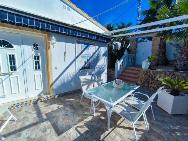 Chalet en venta en Nucia la, Coloma. Amplio chalet de 4 dorm. en excelente estado en zona Av. Coloma. Chalets Nucia.