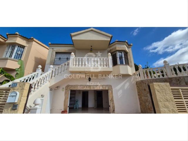 Chalet en venta en Nucia la, Coloma. Chalet en La Nucia independiente. Chalets Nucia.