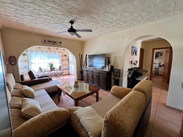Chalet en venta en Nucia la, Coloma. CHALET INDEPENDIENTE CON APARTAMENTO Y PISCINA PRIVADA. Chalets Nucia.