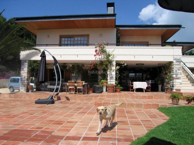 Chalet en venta en Nucia la, Coloma. Chalet de lujo en la Nucia con 3.450 m2 de parcela y 525 m2 construidos con piscina y grandes jardines www.inmobiliarialesdunes.c. Chalets Nucia.