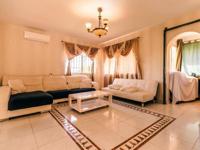 Chalet en venta en Nucia la, Coloma. Impresionante chalet independiente con 3 dormitorios y vistas panoramicas en La Nucia. Chalets Nucia.